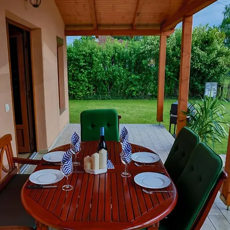 Hullam Nyaralo Apartment Balatonmariafurdo Exterior photo