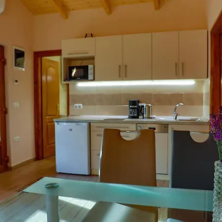 Hullam Nyaralo Apartment Balatonmariafurdo Exterior photo