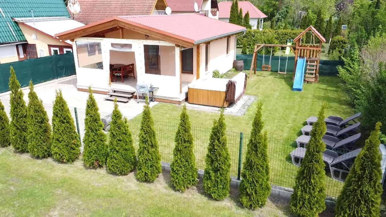Apartment Hullam Nyaralo