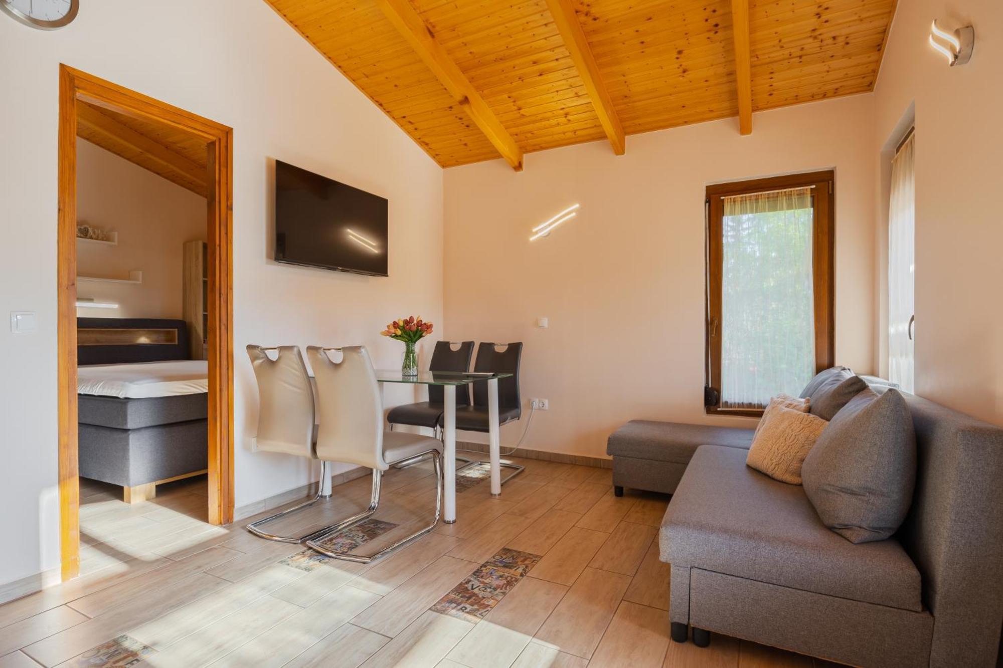 Appartement Hullam Nyaralo *
